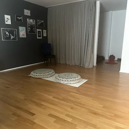 Luxus-massagepraxis Zum Uebernachten Mit Tiefgarage