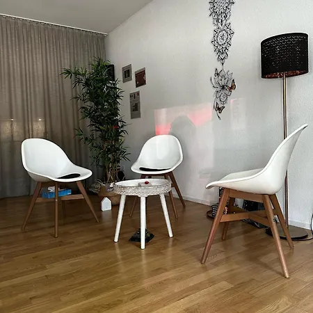 Luxus-massagepraxis Zum Uebernachten Mit Tiefgarage Lejlighed *