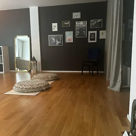 Luxus-massagepraxis Zum Uebernachten Mit Tiefgarage *